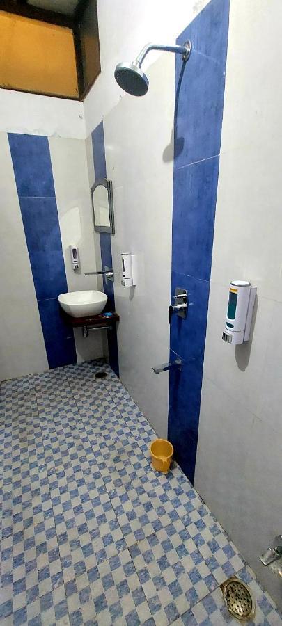 Ap Palace Hotel, Ayodhya Bagian luar foto