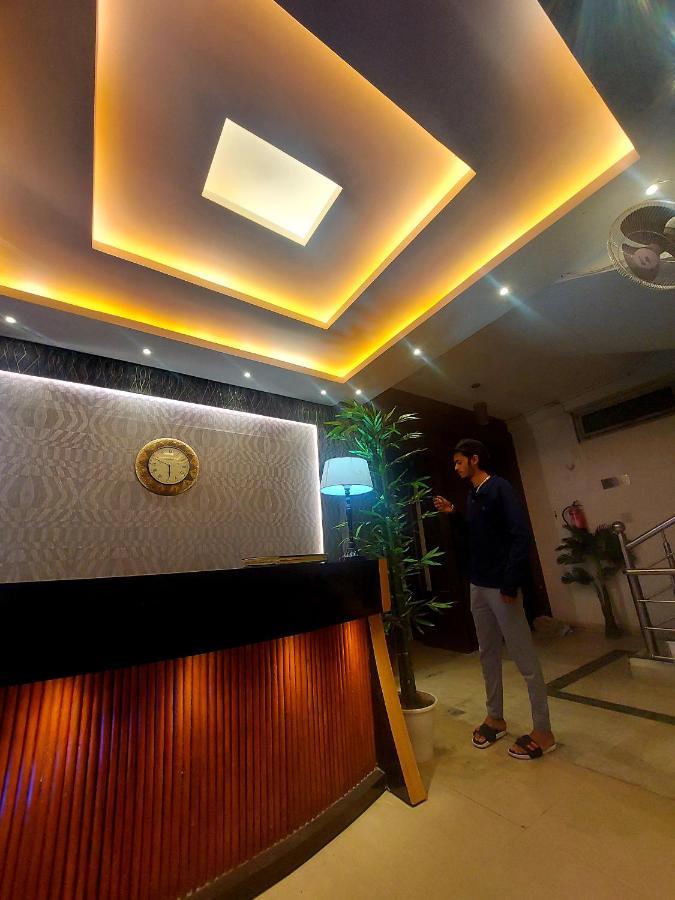 Ap Palace Hotel, Ayodhya Bagian luar foto