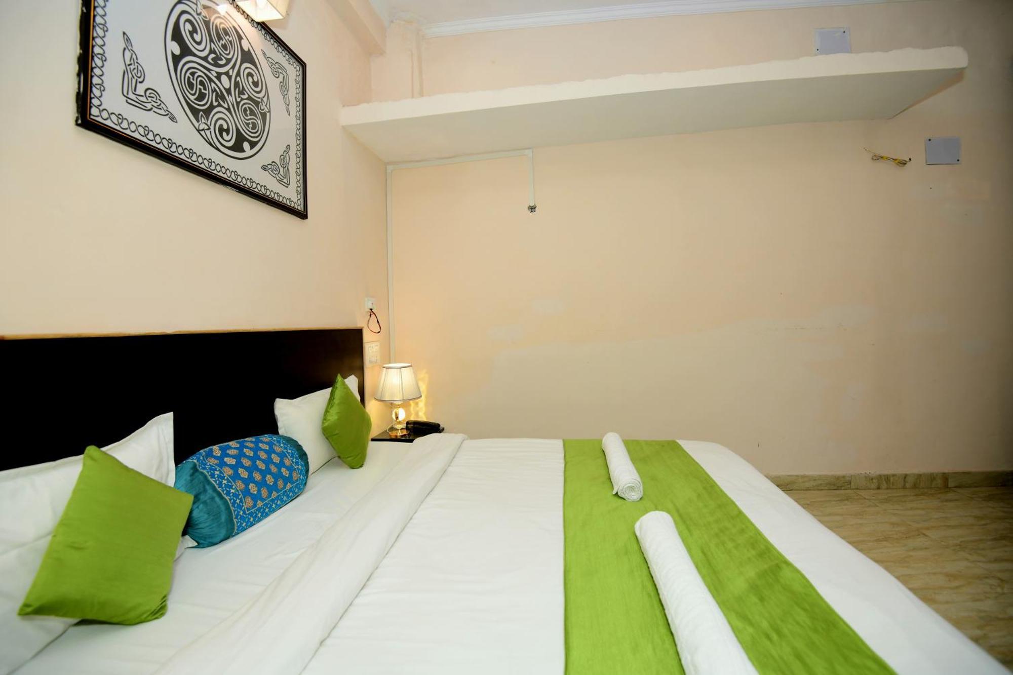 Ap Palace Hotel, Ayodhya Bagian luar foto