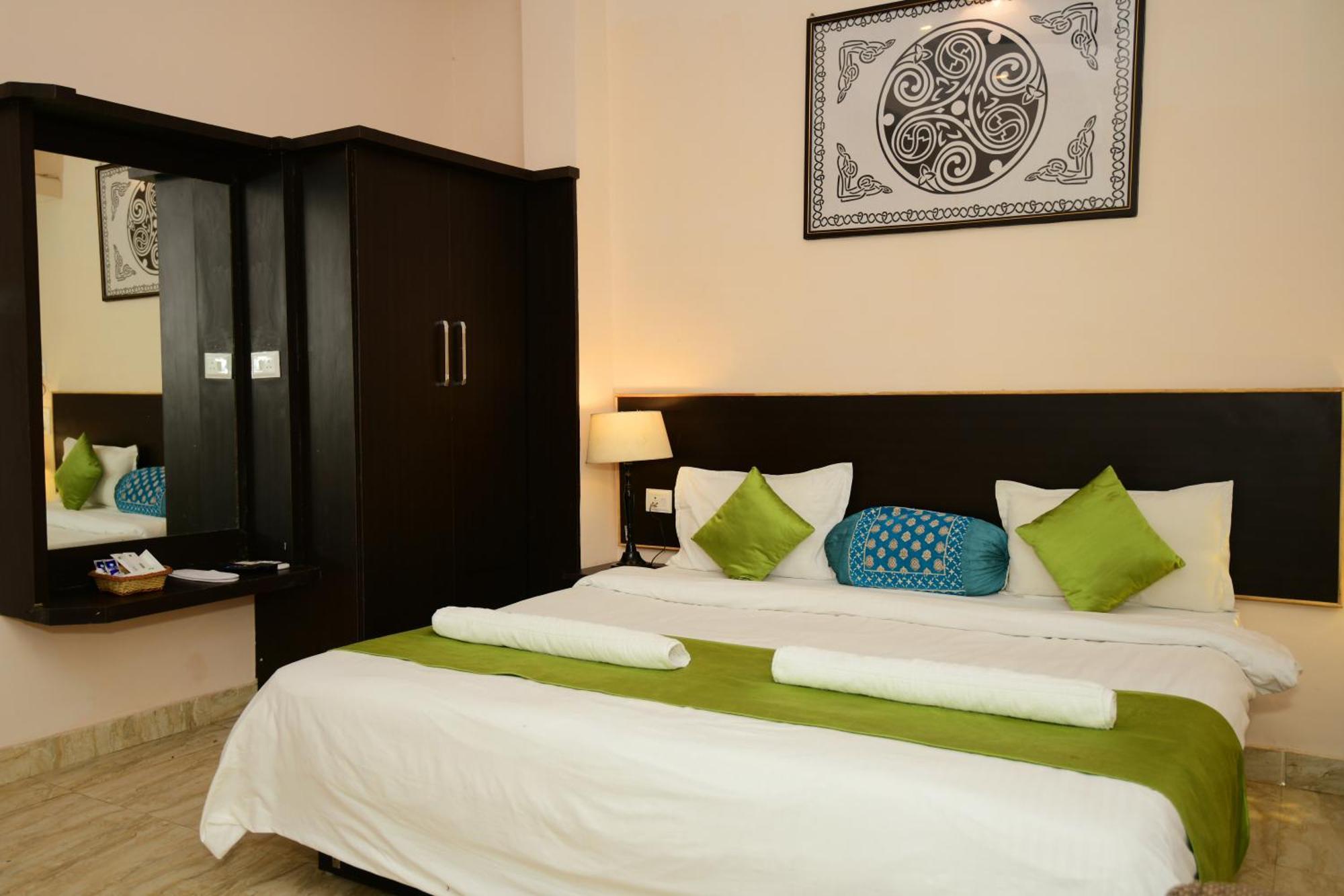 Ap Palace Hotel, Ayodhya Bagian luar foto