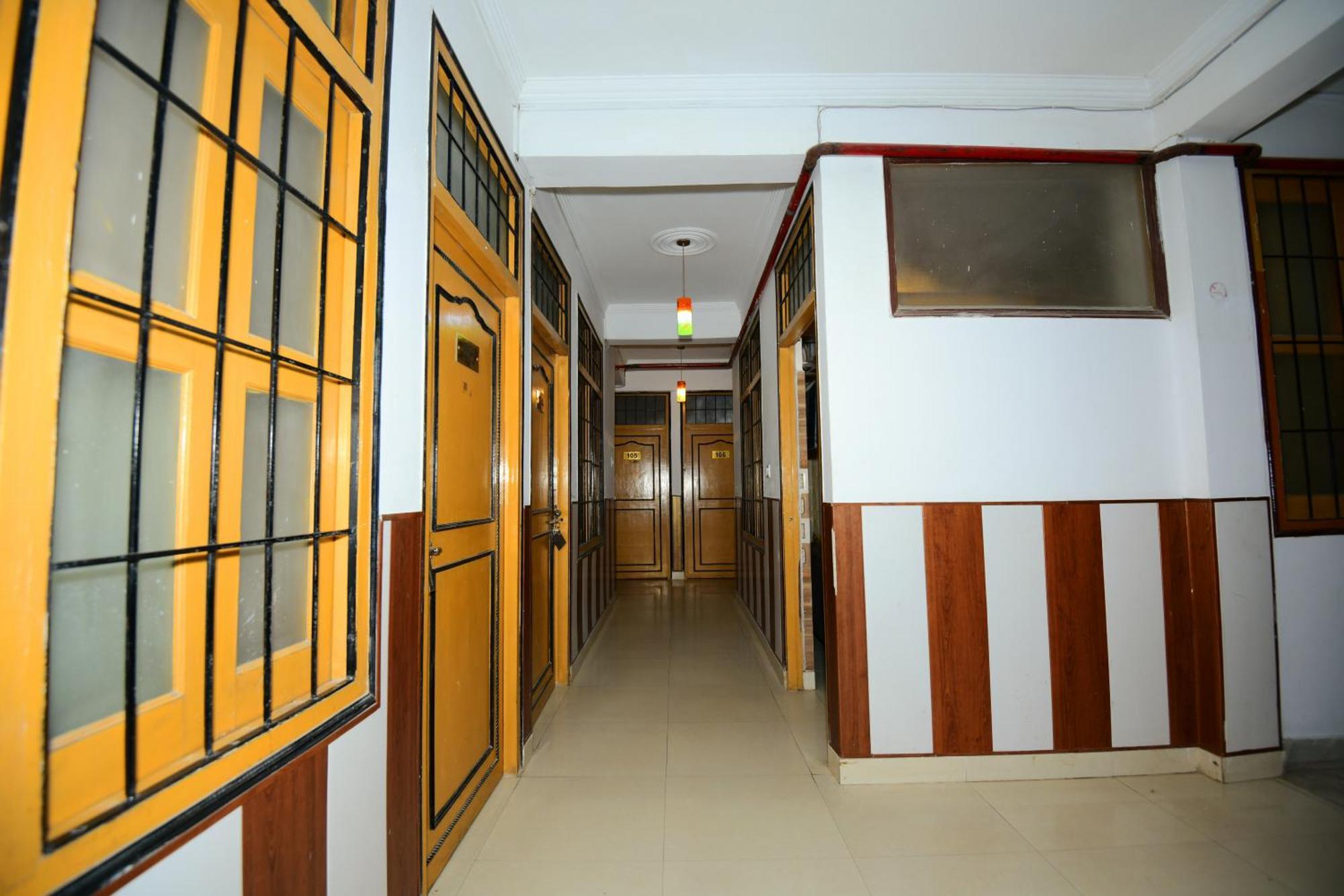 Ap Palace Hotel, Ayodhya Bagian luar foto