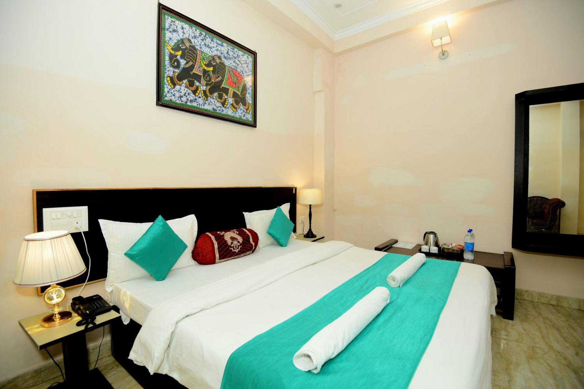 Ap Palace Hotel, Ayodhya Bagian luar foto