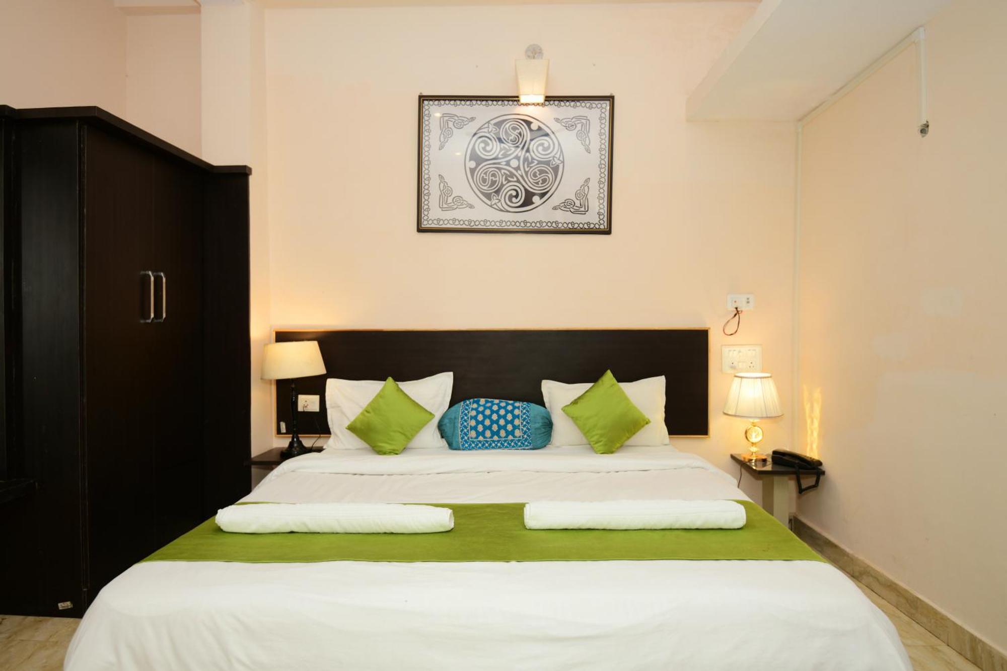Ap Palace Hotel, Ayodhya Bagian luar foto