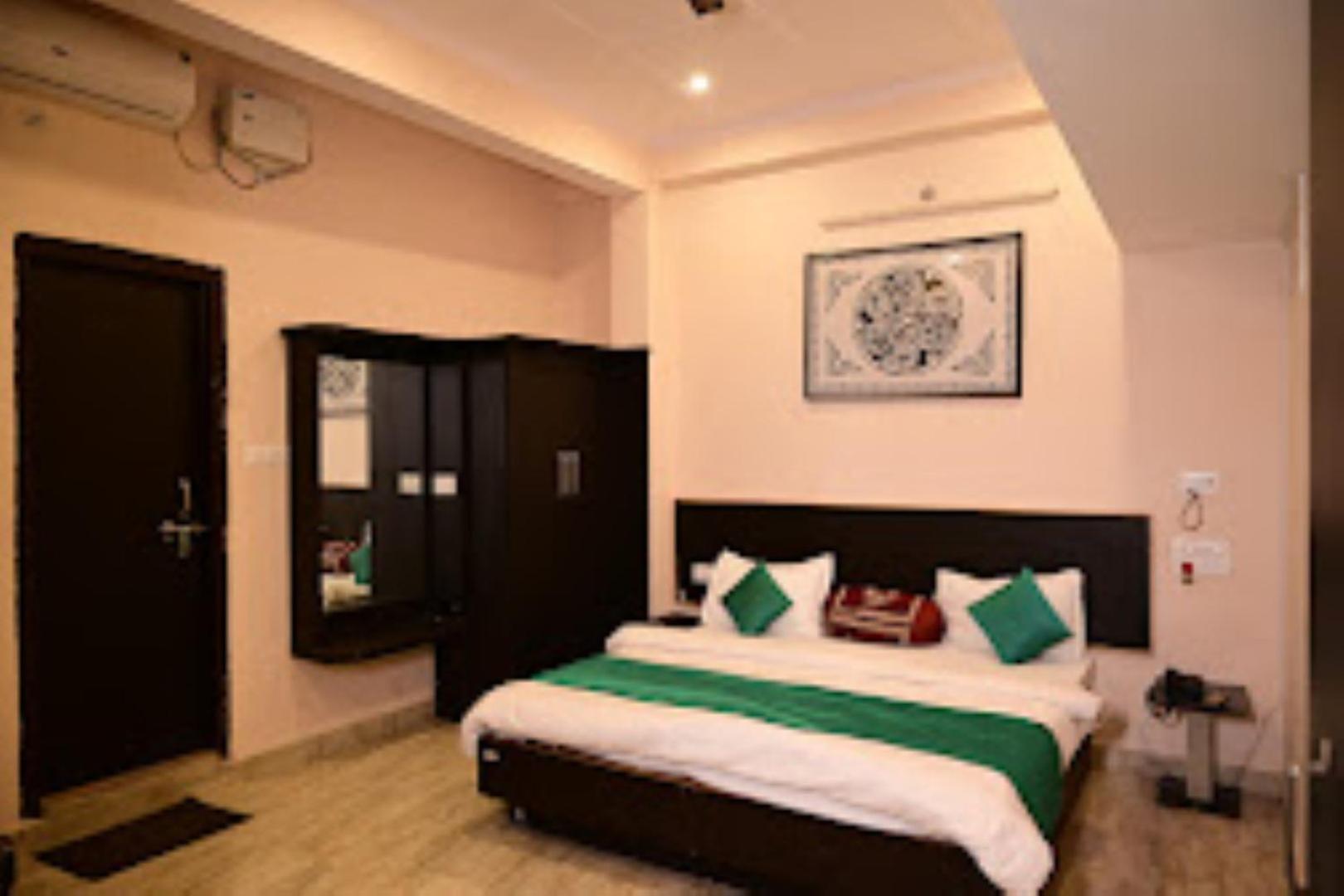 Ap Palace Hotel, Ayodhya Bagian luar foto