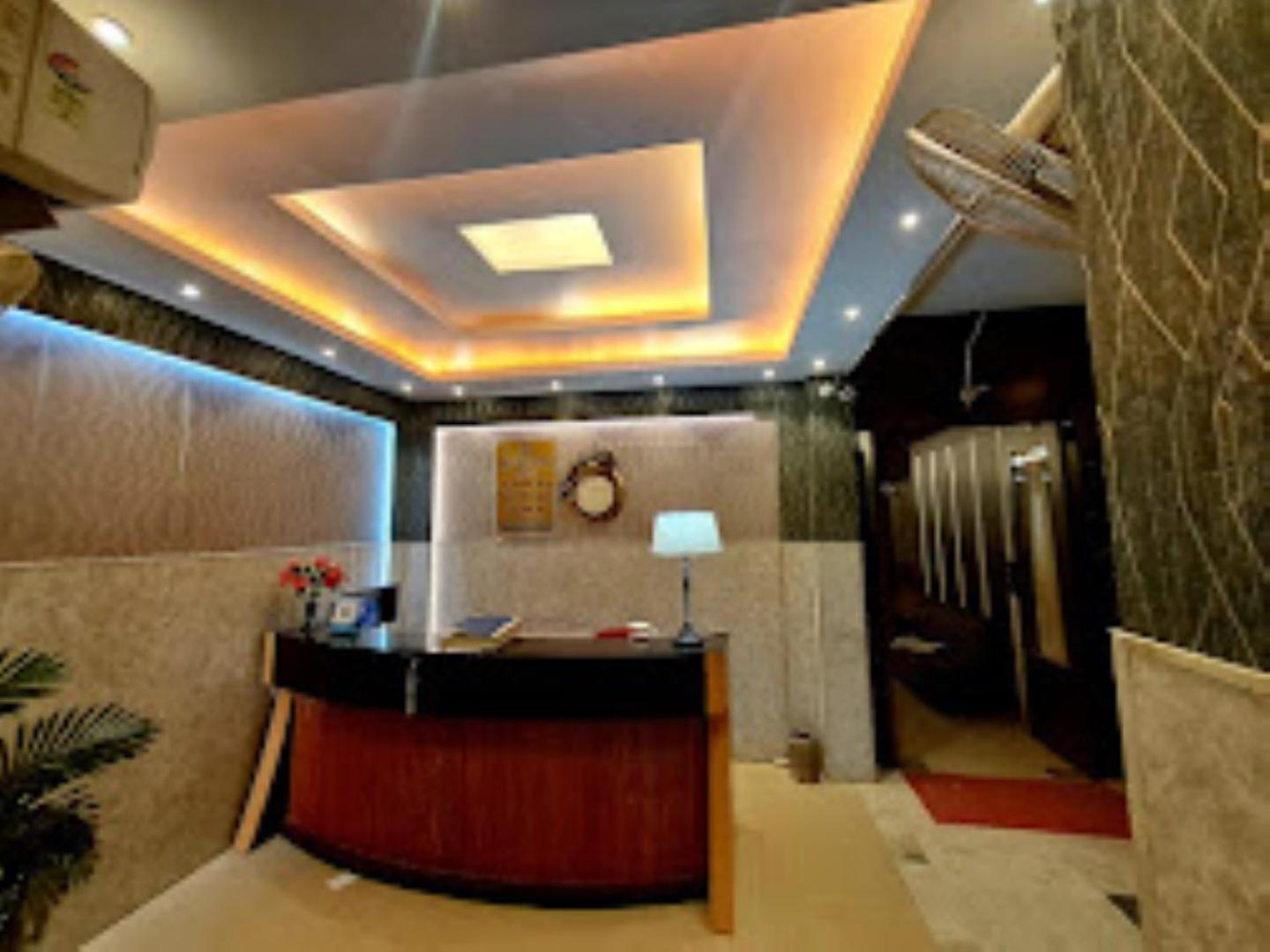 Ap Palace Hotel, Ayodhya Bagian luar foto
